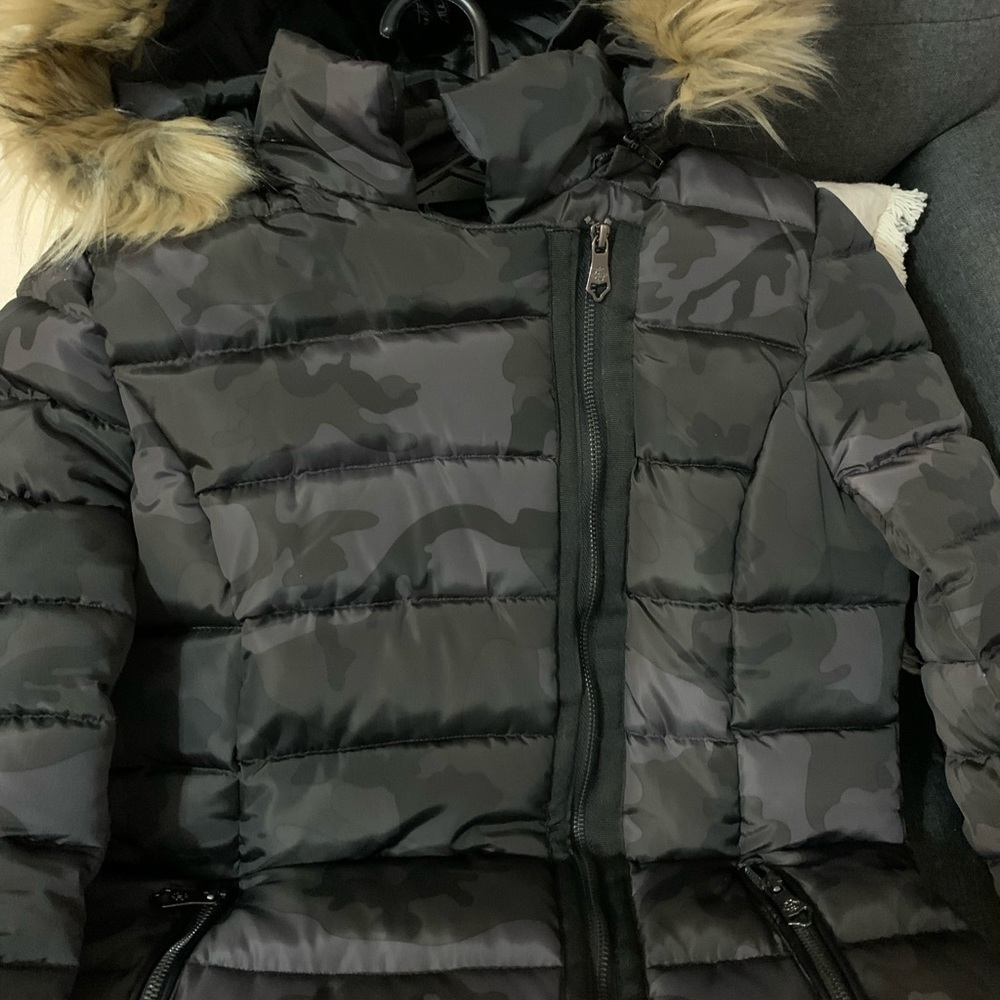 Coat - Picture 5 of 6